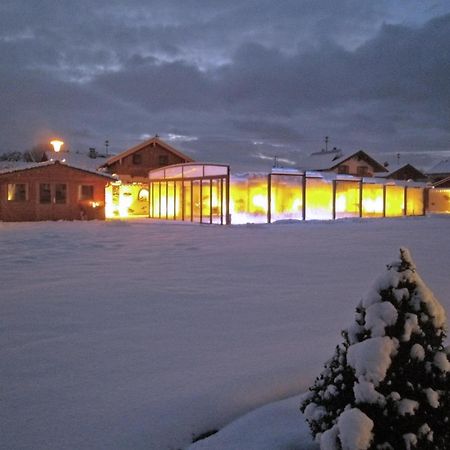 Alluring Holiday Home In Ubersee With Whirlpool Bagian luar foto