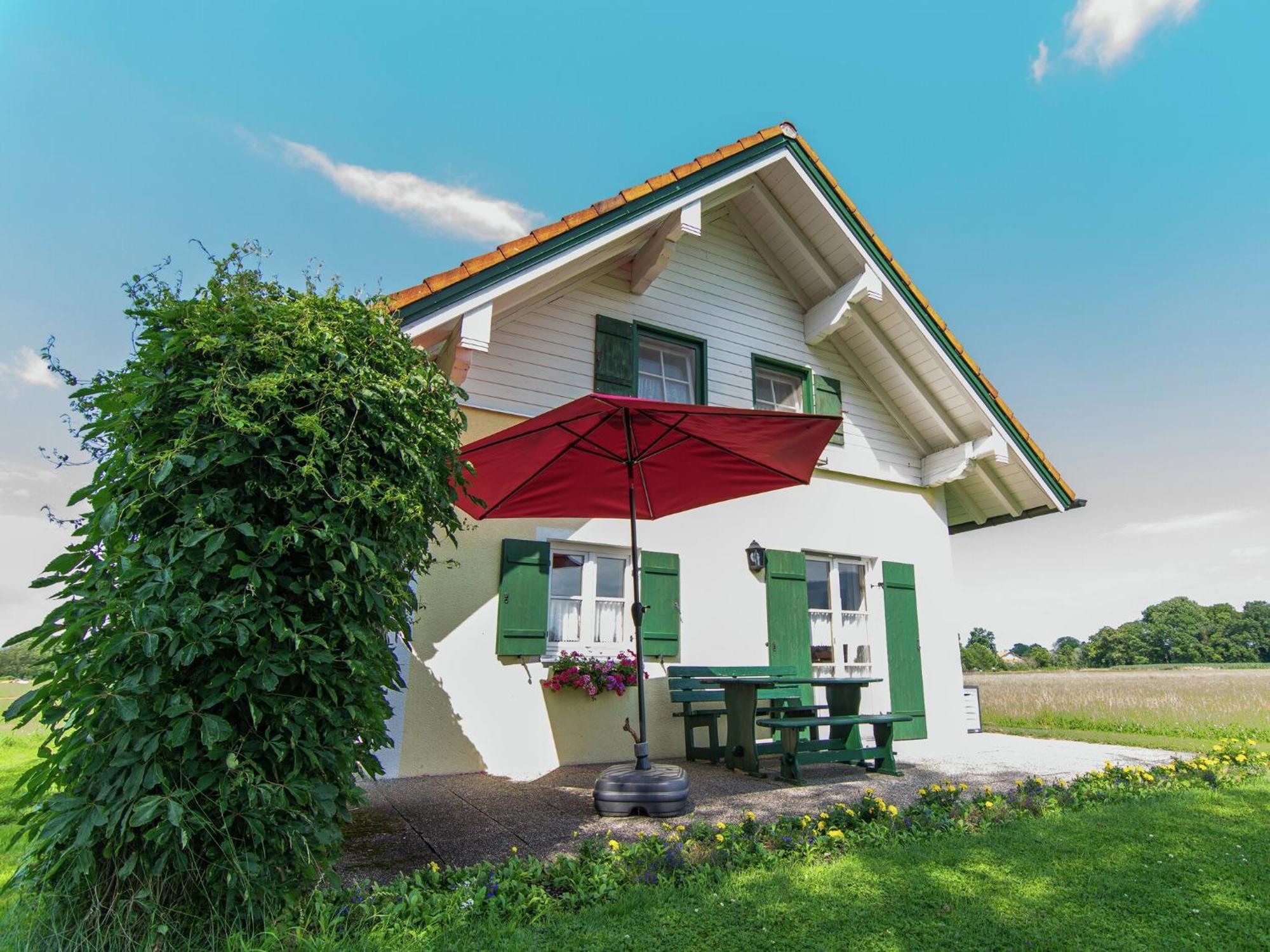Alluring Holiday Home In Ubersee With Whirlpool Bagian luar foto