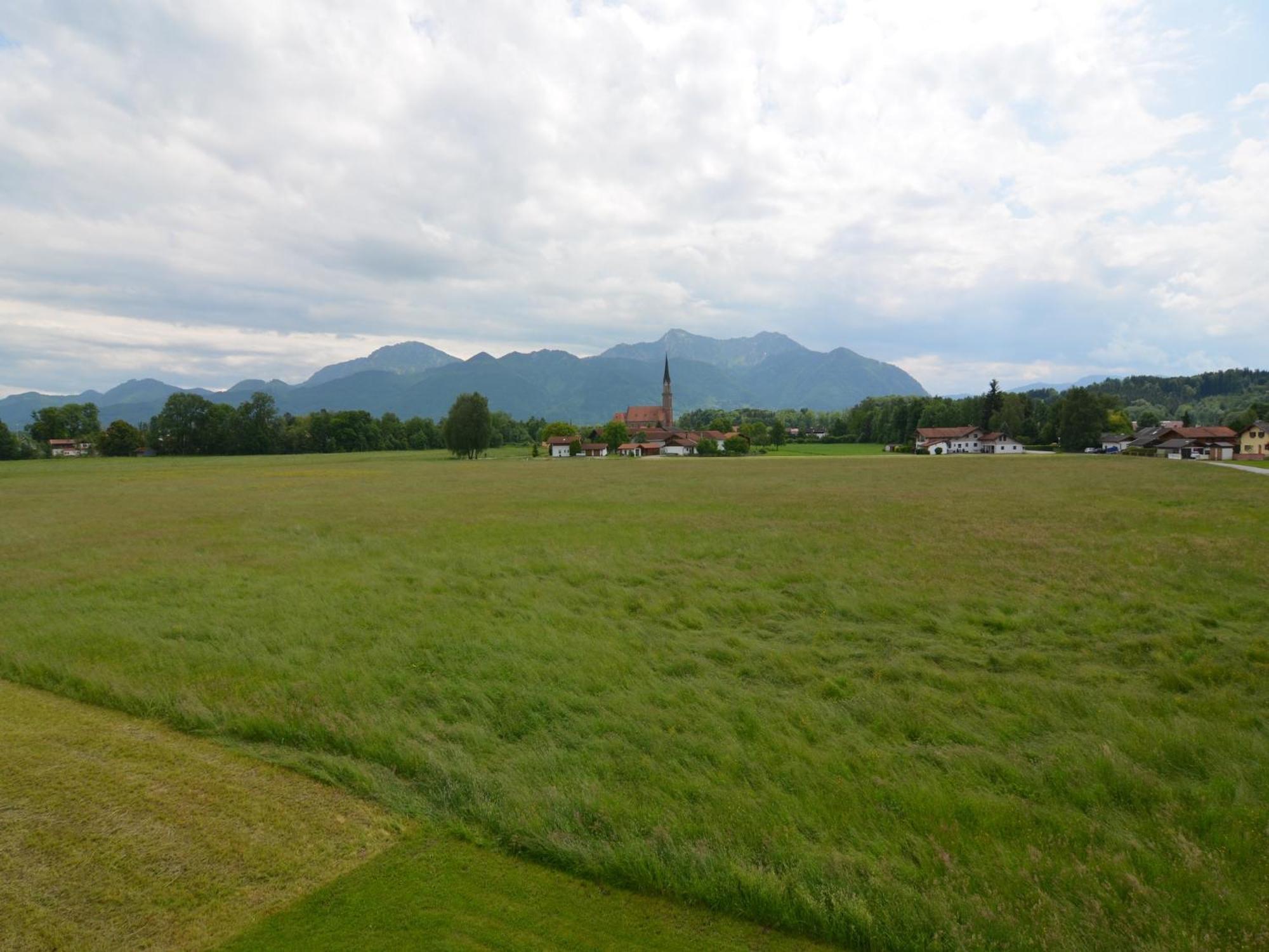 Alluring Holiday Home In Ubersee With Whirlpool Bagian luar foto