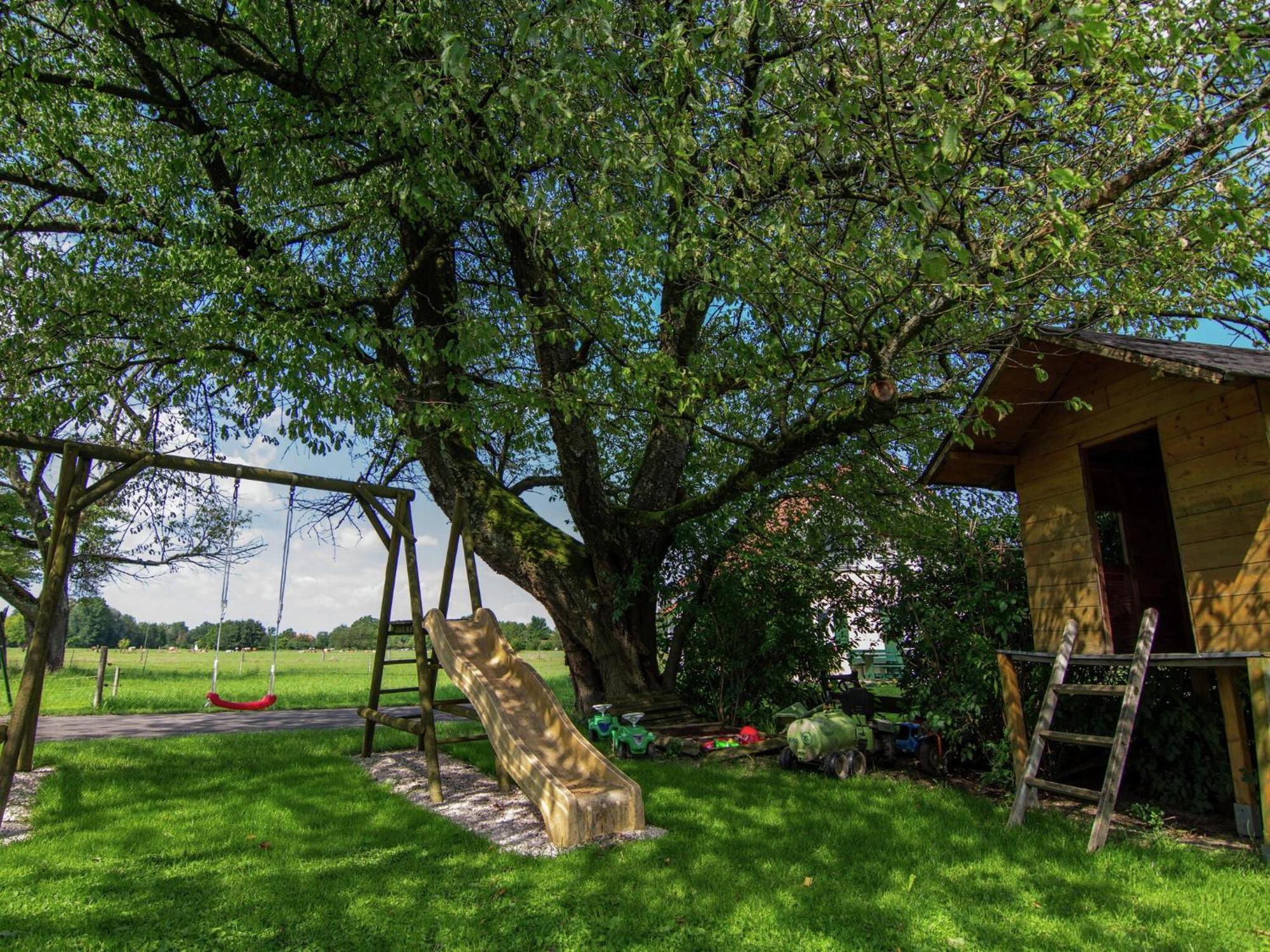 Alluring Holiday Home In Ubersee With Whirlpool Bagian luar foto