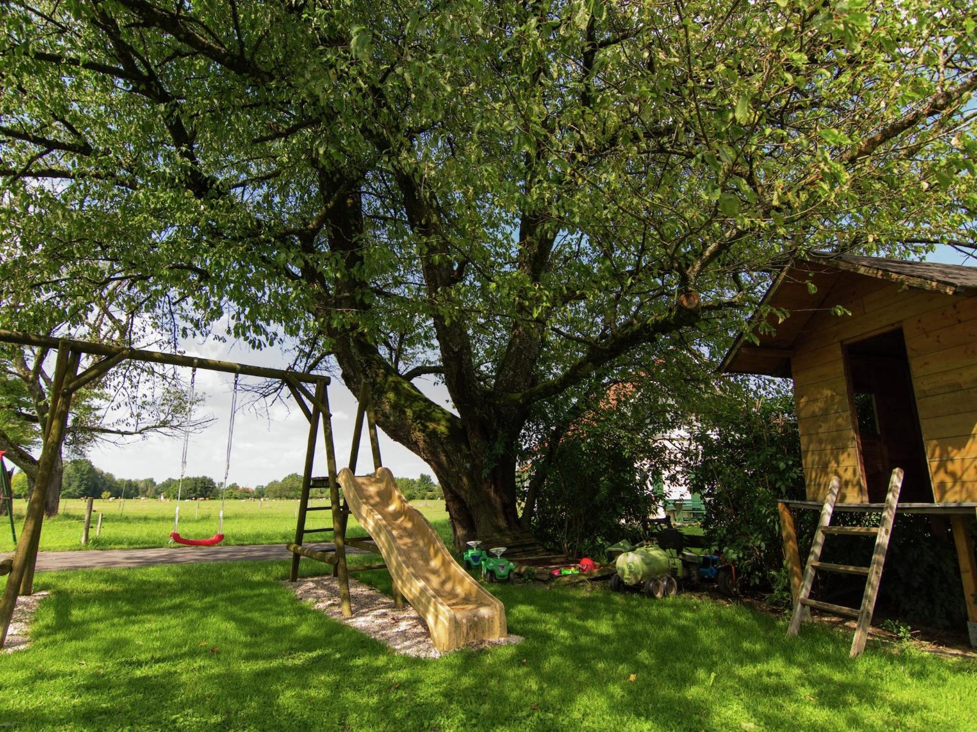 Alluring Holiday Home In Ubersee With Whirlpool Bagian luar foto
