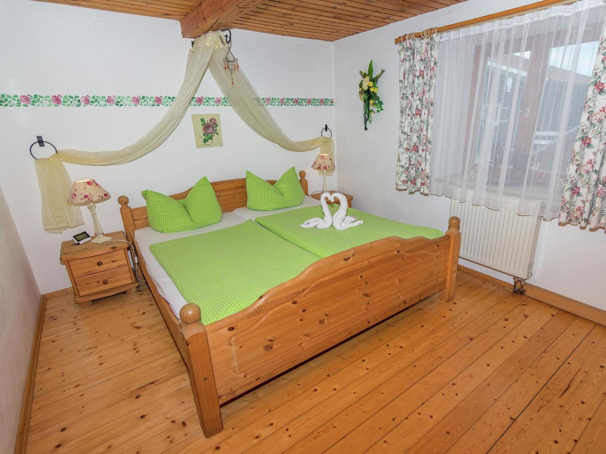 Alluring Holiday Home In Ubersee With Whirlpool Bagian luar foto
